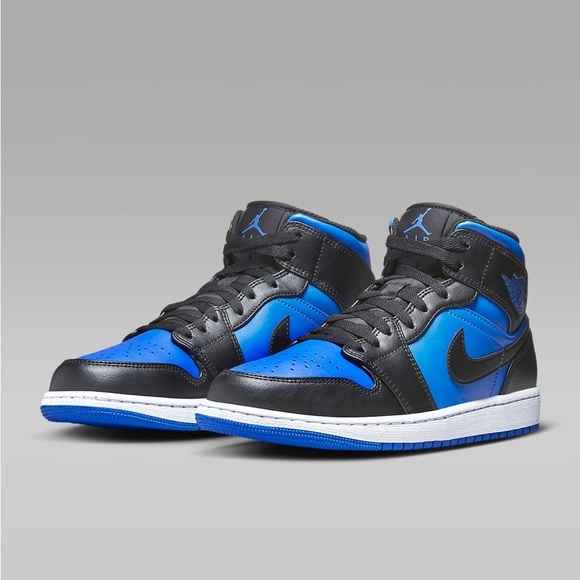 Sz 10  Air Jordan 1 Mid \
